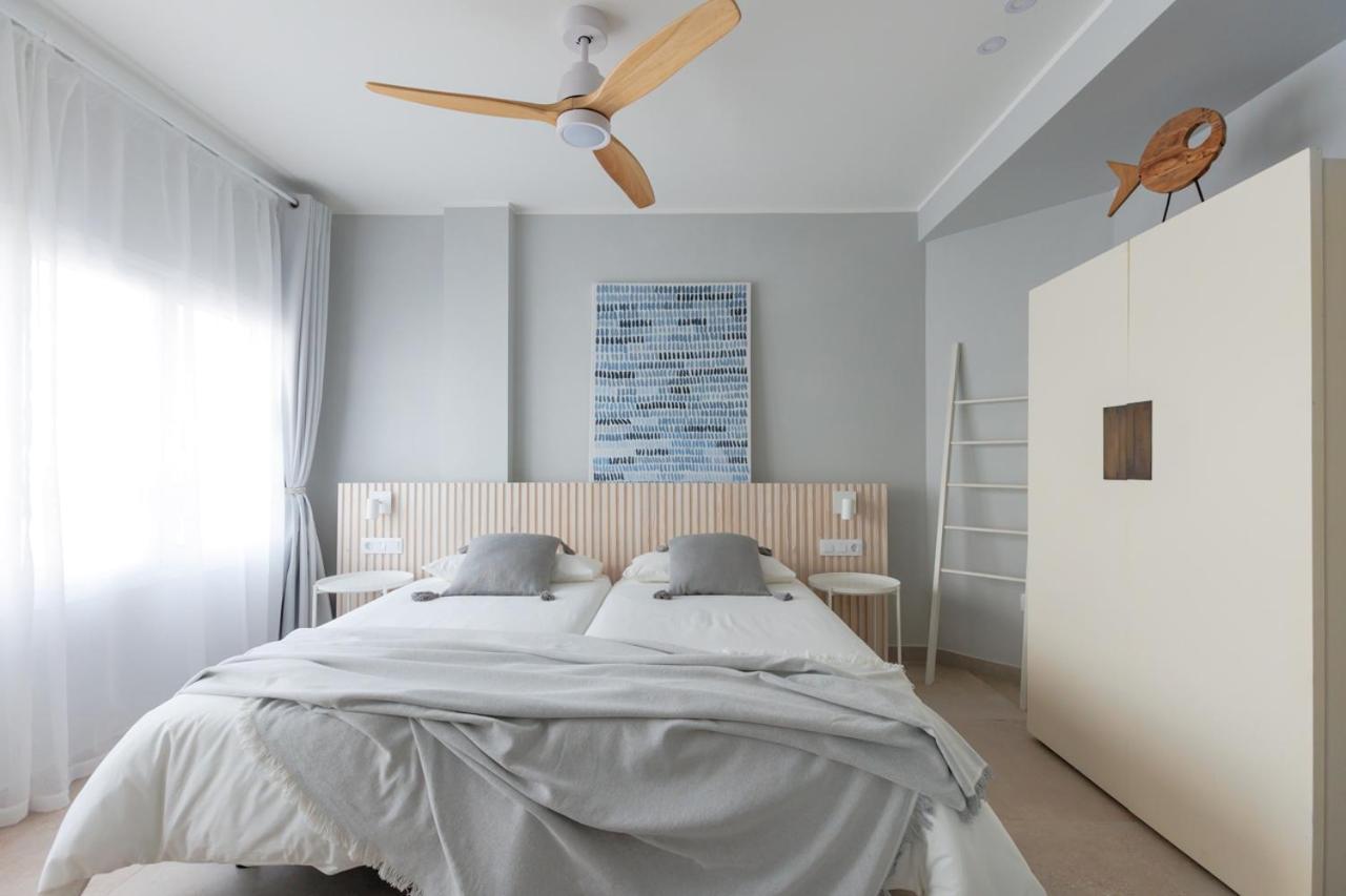 Elegant 2 Bedrooms Flat 5 Minutes From The Sea & Free Parking