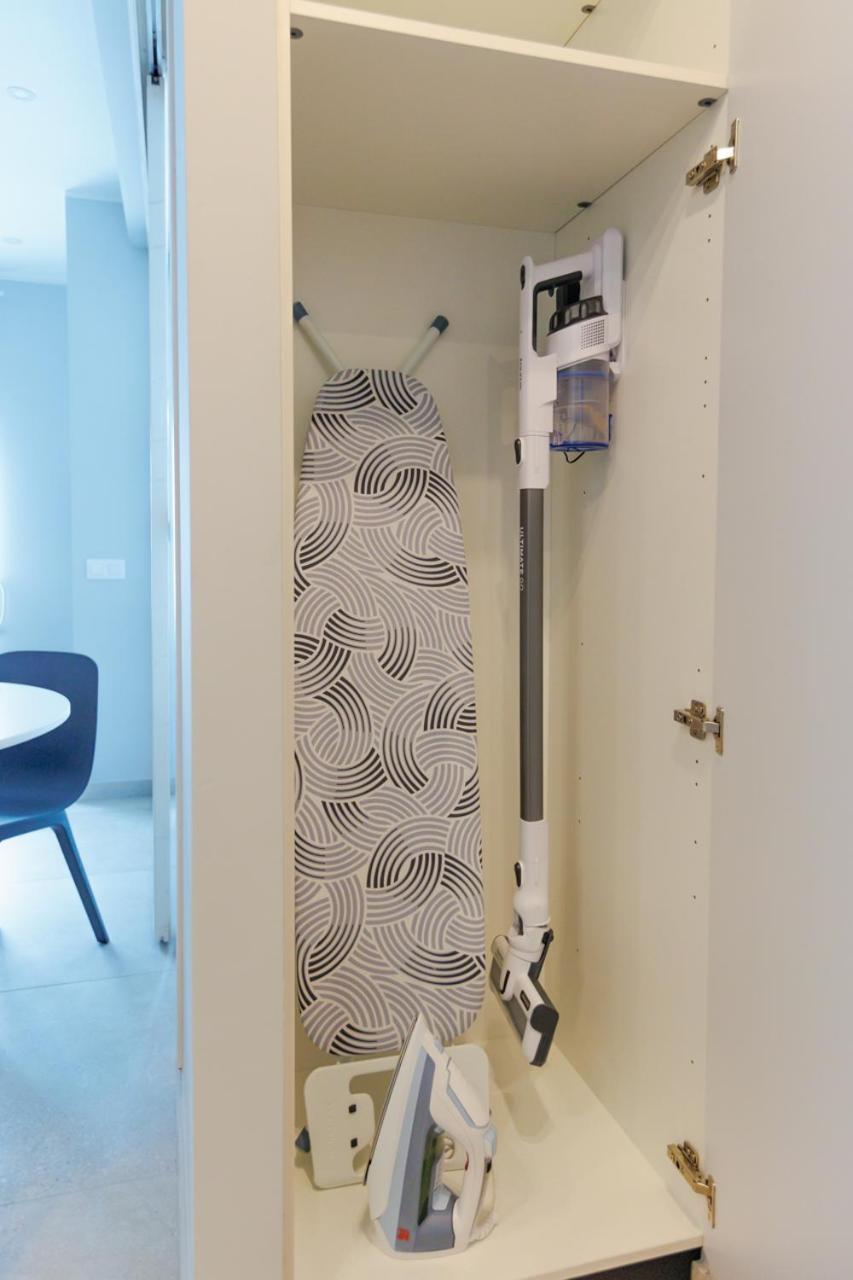 Elegant 2 Bedrooms Flat 5 Minutes From The Sea & Free Parking Appartement