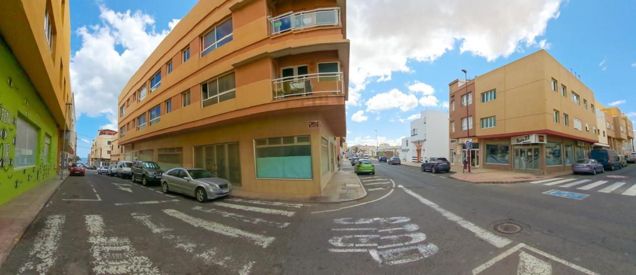 Elegant 2 Bedrooms Flat 5 Minutes From The Sea & Free Parking *