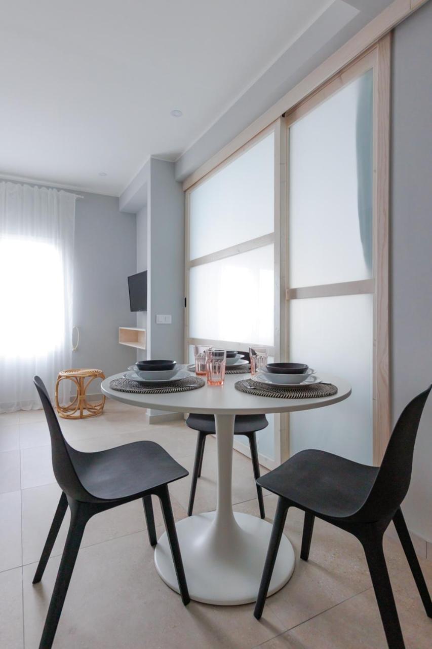 Elegant 2 Bedrooms Flat 5 Minutes From The Sea & Free Parking *
